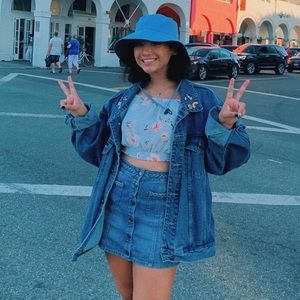 Meet your Posher, Malia